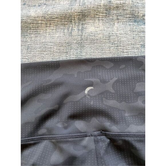 ZYIA Active Gray Camo Camouflage Dot 7/8 Leggings Size 8 - 10 - Picture 8 of 8
